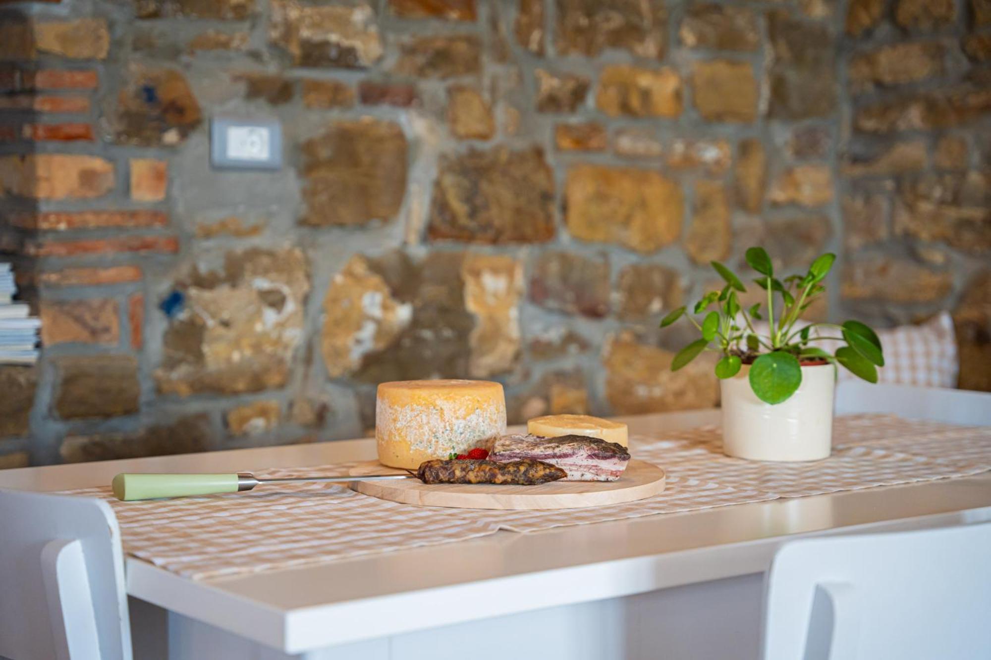 Holiday Home Belveder Motovun With Heated Pool 리바데 외부 사진