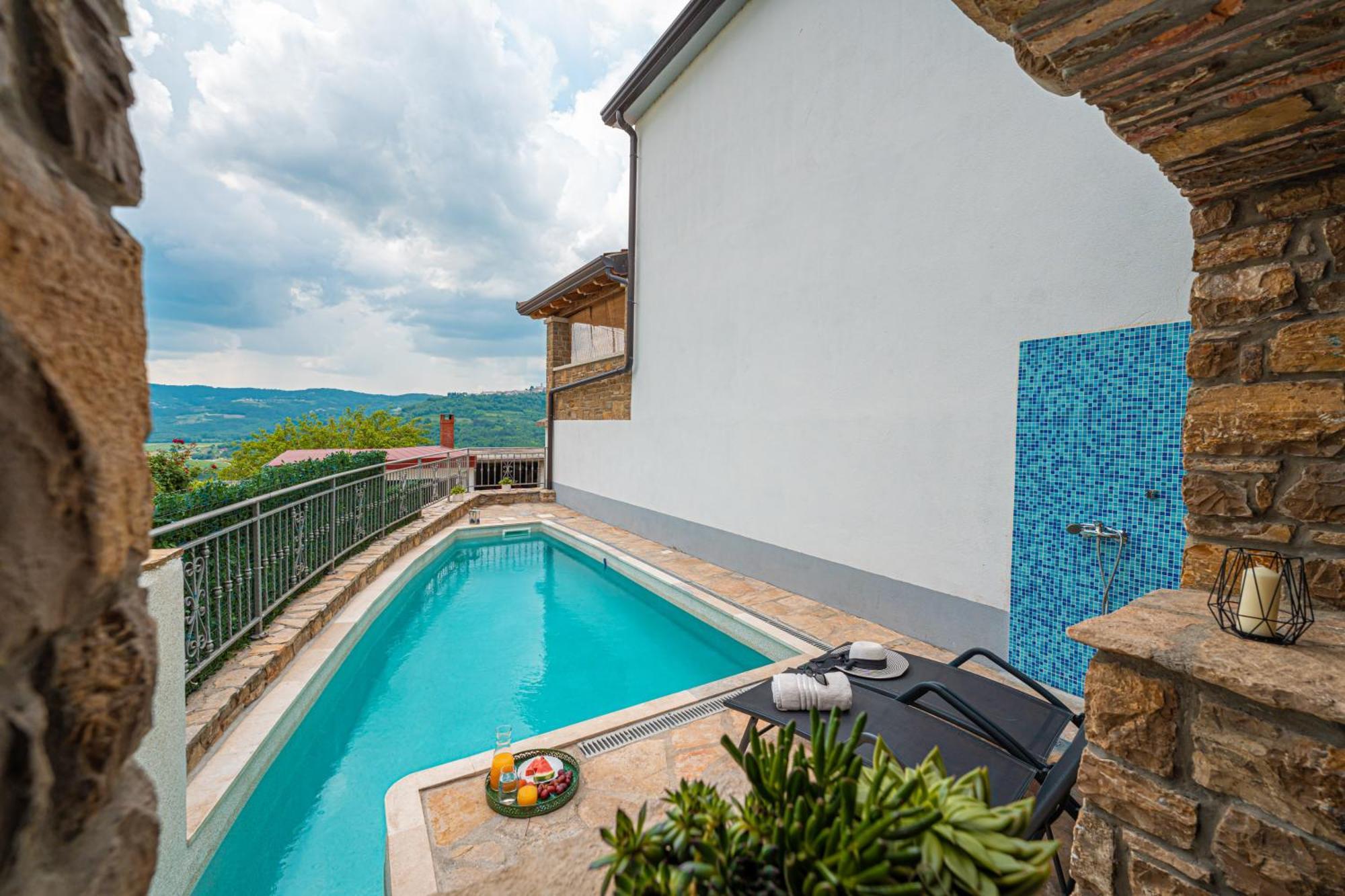 Holiday Home Belveder Motovun With Heated Pool 리바데 외부 사진