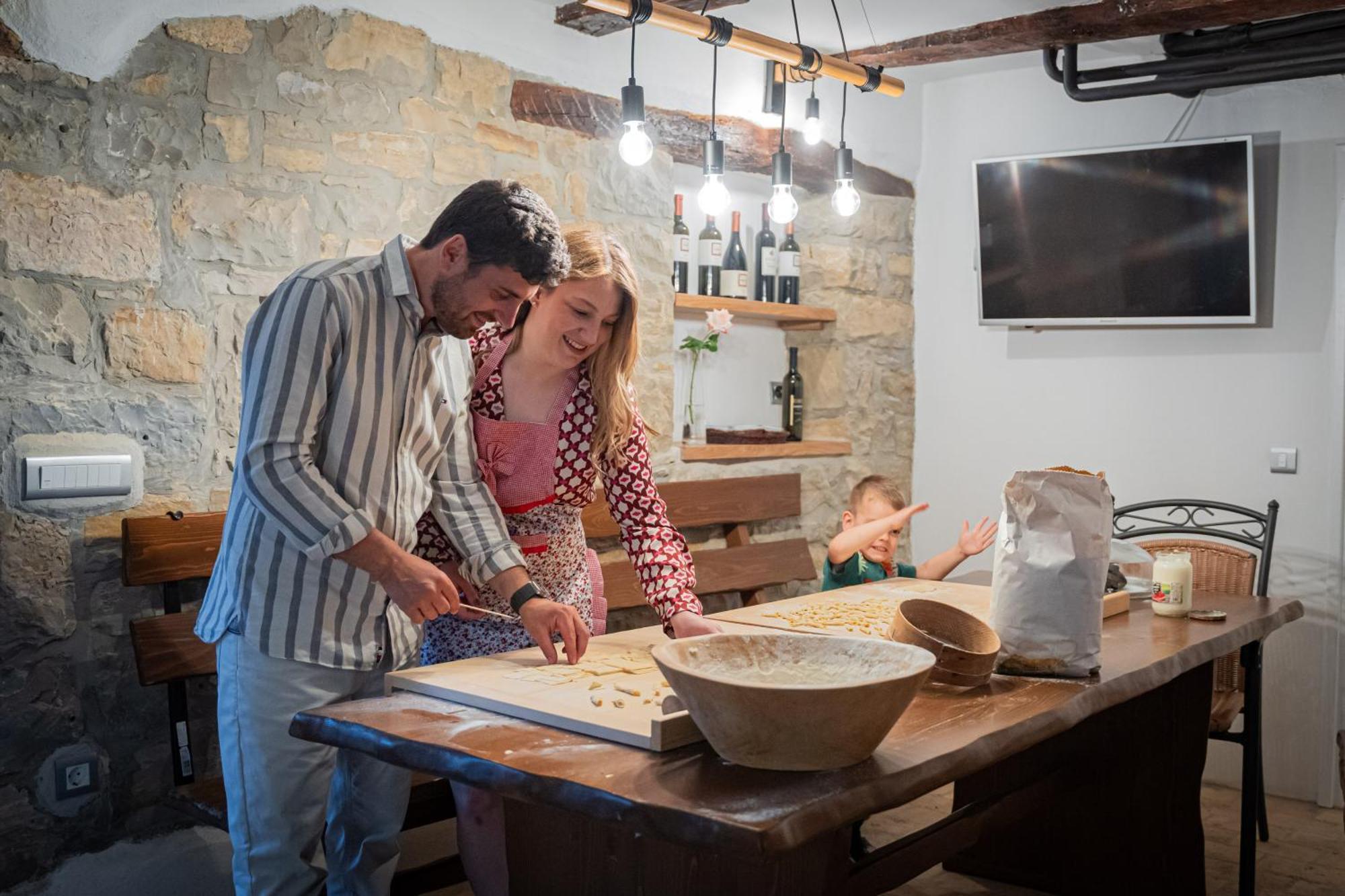Holiday Home Belveder Motovun With Heated Pool 리바데 외부 사진