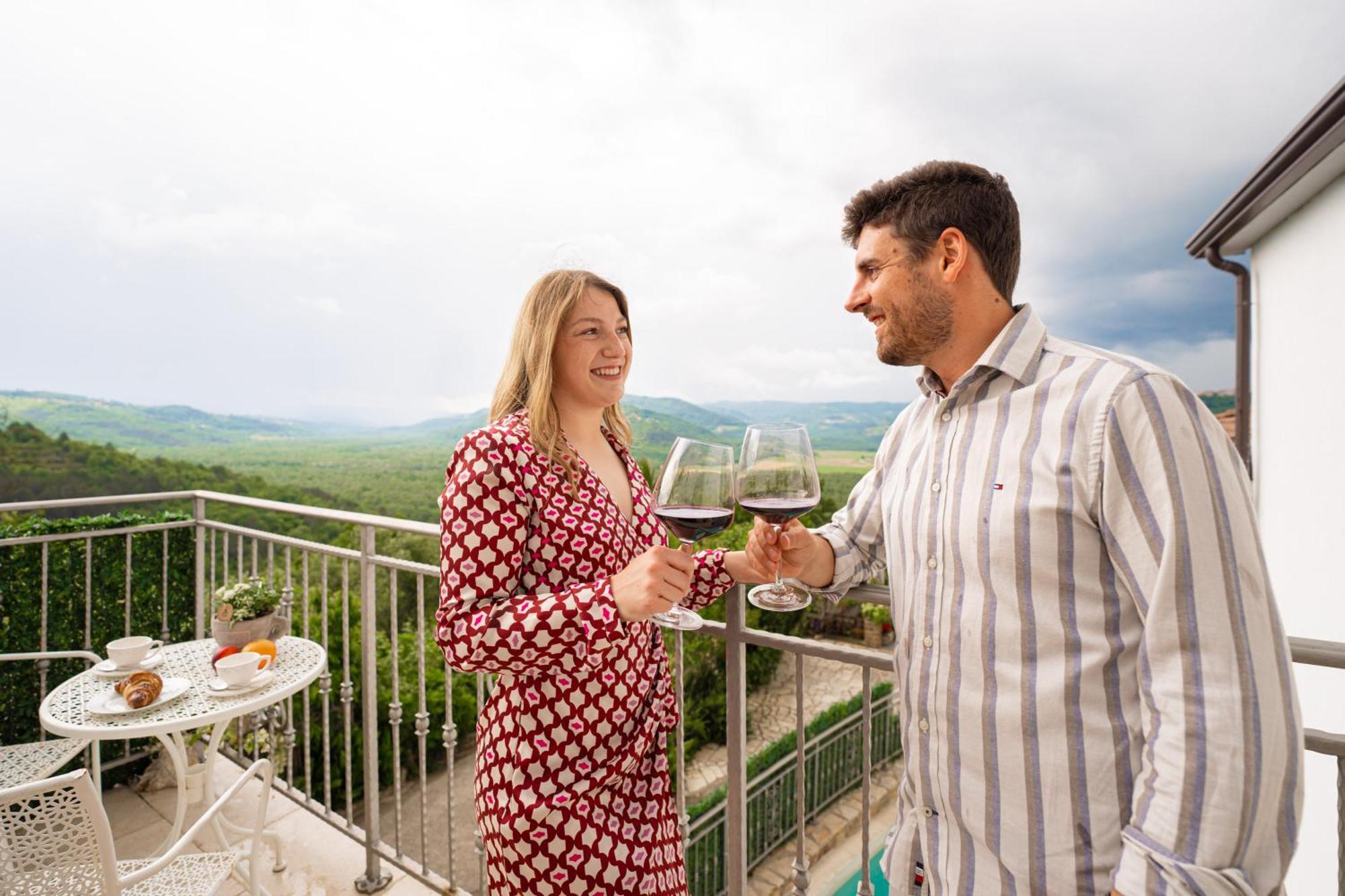 Holiday Home Belveder Motovun With Heated Pool 리바데 외부 사진