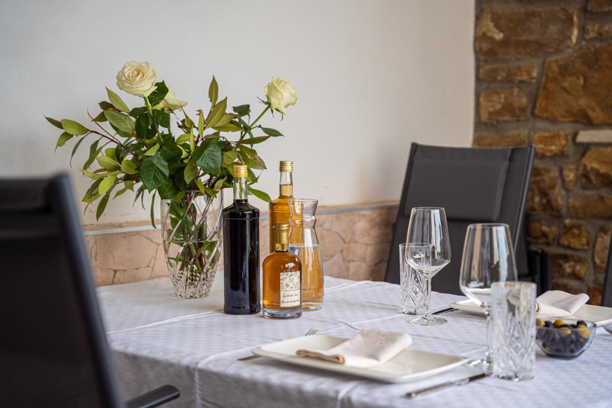 Holiday Home Belveder Motovun With Heated Pool 리바데 외부 사진